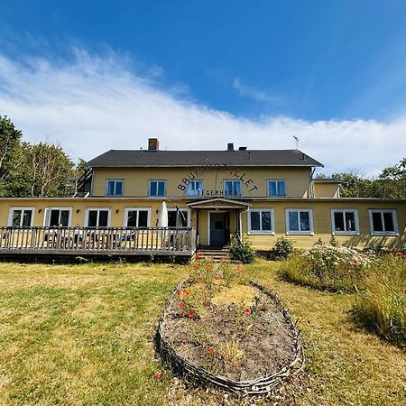 Brukshotellet Oeland - Vandrarhem Degerhamn Esterno foto