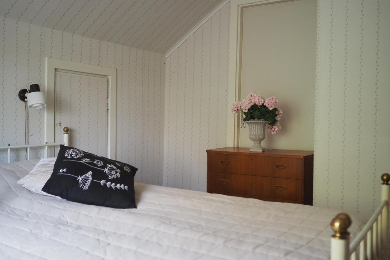 Brukshotellet Oeland - Vandrarhem Degerhamn Esterno foto